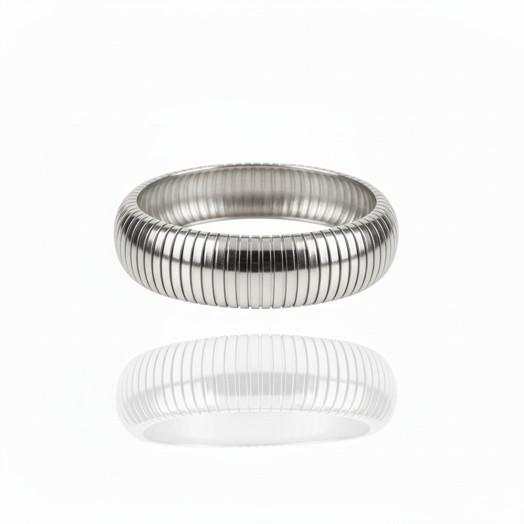 Bracciale silver completo zigrinato su sfondo bianco