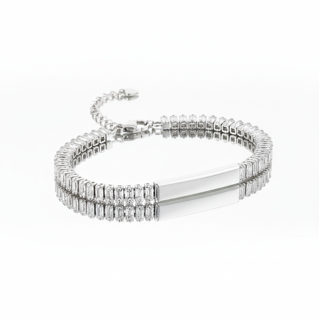 Bracciale tennis baguette silver su sfondo bianco specchiato
