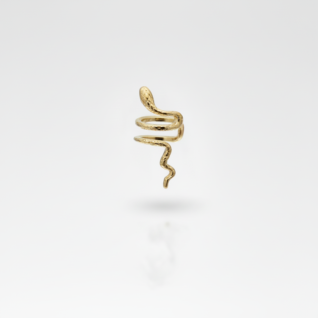 Ear cuff serpente sfondo bianco puro