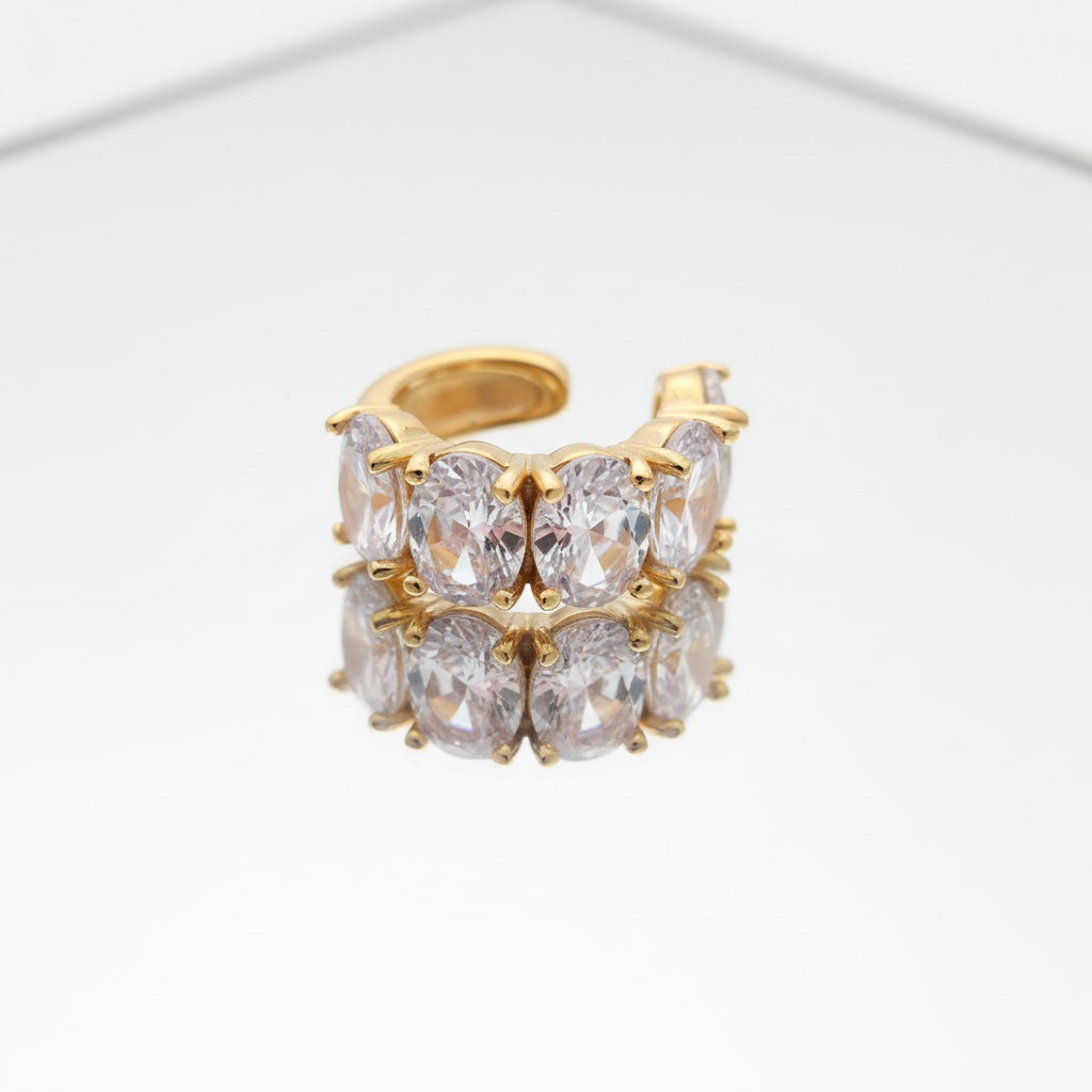 Earcuff zirconi ovali sfondo bianco specchiato