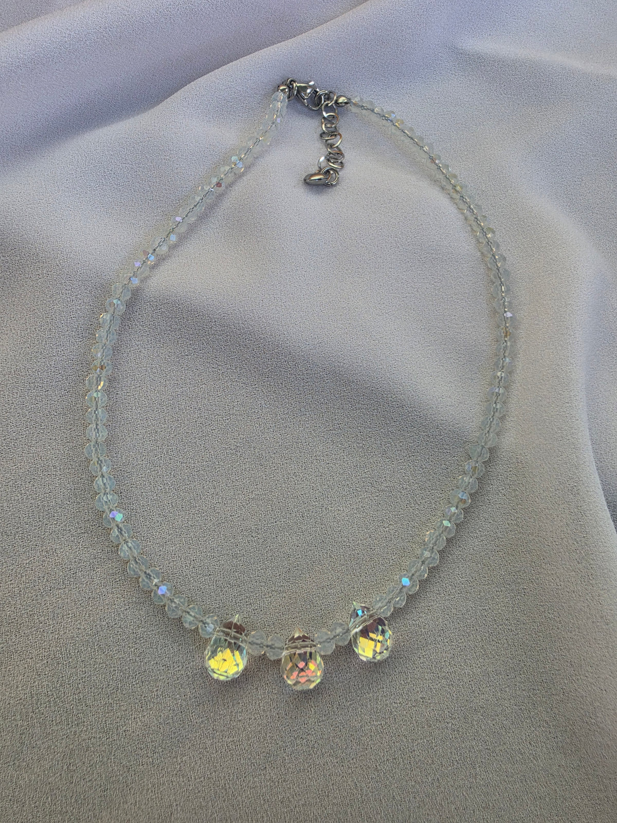 Collana "Opalescent"